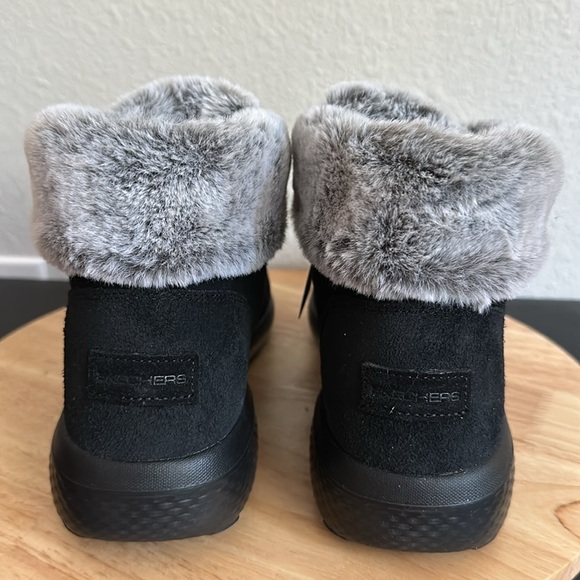 Skechers On-the-GO City 2 Suede Ankle Boots - Winter Wishes - Picture 5 of 7